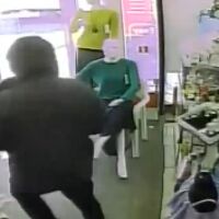 Тримата, задигнали злато за 340 хиляди лева, пристигнали и избягали с краден автомобил