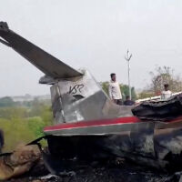 Частен самолет се разби в Индия: Загина ключова фигура в щатската политика