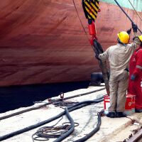 Откриха жив моряк, изчезнал преди дни от танкер в ледени води