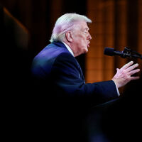 Доналд Тръмп предупреди кмета на Минеаполис, че "си играе с огъня“