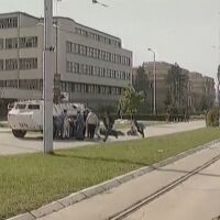 "Куршумът минал през утробата ми, убивайки детето в мен": 30 години след обсадата на Сараево