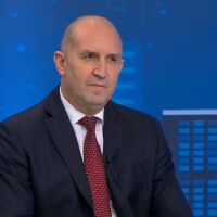 Румен Радев: Партия ще правим след изборите 