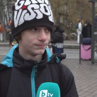 "Дигитално пълнолетие" в Европа – поръчваш алкохол на 18, влизаш в социалните мрежи на 16