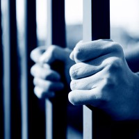 Британската полиция задържа освободен по погрешка затворник