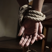 Мъж отвлече младата си съпруга в Монтанско