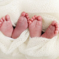 Намерено е приемно семейство за бебетата, които от 9 месеца живеят в болница в София