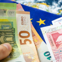 Последна седмица, в която можем да плащаме и с левове