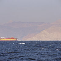 Иран заплаши да блокира Червено море