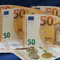 Близо 600 000 души с по-високи доходи: 620,20 евро ще е минималната заплата от 1 януари