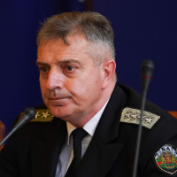 Началникът на отбраната: Американски военни самолети не са летели, докато летище „Васил Левски“ беше затворено