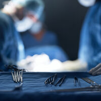 За първи път: Лекари извършиха коронарен байпас, без да отварят гръдния кош на пациента