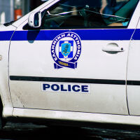 Мъж от Атина е обвинен в убийството на бременната си приятелка