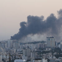 Израел удари Иран: Ракети над Техеран, Тел Авив обяви извънредно положение