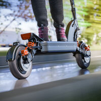 Бус блъсна и уби млада жена на тротинетка в Пловдив 