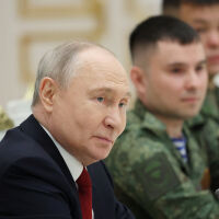 Русия внедрява свой „Старлинк“ за управление на бойни дронове в Украйна