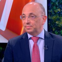  „Администрацията спокойно може да се намали с до 30 хиляди души“