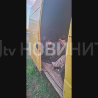 Задържаха 33-ма нелегални мигранти край Бургас (СНИМКИ)