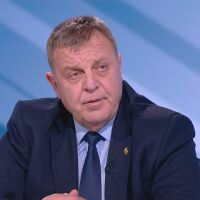 Каракачанов за палежа на автомобили на българското посолство в Скопие: Това е резултат от години насаждана омраза