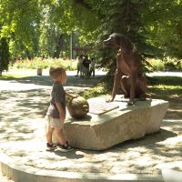 „Приятел без дом“ в Ямбол: Скулптура, която насърчава грижа за бездомните животни