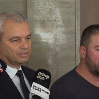 „Възраждане“ доведе в парламента доставчика от конфликта с Мирчев: Мъжът иска извинение, от партията -  оставката му