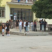 Какво затрудни седмокласниците в задачите по математика и кога ще са ясни оценките?