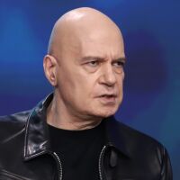 Слави Трифонов към РСМ: Ще гледате Европейския съюз през крив макарон