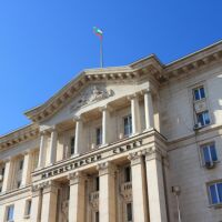 Служебното правителство назначи нови 28 областни управители