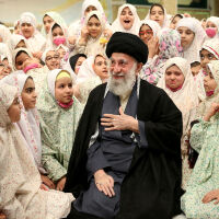 Близки на Али Хаменей са убити при нападението, една от дъщерите му и негово внуче същи са мъртви