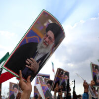 Биография на една радикална власт: Историята на аятолах Али Хаменей