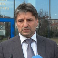 Удар срещу фалшификатори: Откриха печатница за лични документи, винетки и пари 