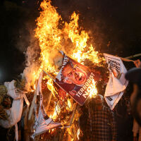 „Иран ще реши кога ще приключи войната“: Как иранските медии отразяват конфликта? (СНИМКИ)