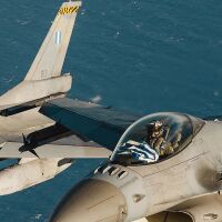 Гърция изпрати фрегати и изтребители F-16 в Кипър