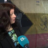 14-годишно момиче шие тайно в продължение на 6 месеца първото българско знаме 