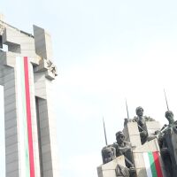 Стотици пренесоха 300-метрово знаме до мемориалния комплекс в Стара Загора 