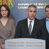 Извънредна среща за Близкия изток: Утре ще се извърши първи полет към Оман за евакуация на българи (НА ЖИВО)