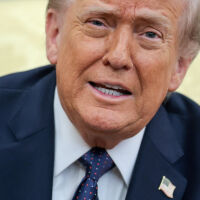 „Синът на Хаменей е неприемлив за мен“: Тръмп иска да участва в избора на нов лидер на Иран