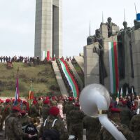 148 години от Освобождението: Шествия, заря и тържества в цялата страна (СНИМКИ)