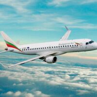 Самолетът с първите български туристи от Дубай ще кацне във Варна към 15:30 ч.