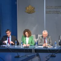 Кризисният щаб: Не можем да помогнем на българи със спрени полети извън засегнатия регион 