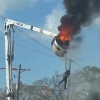 Работник е в болница след падане от горяща платформа на камион (ВИДЕО)