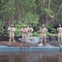 Задържаха 35-метрова наркоподводница, скрита в природен резерват (СНИМКИ, ВИДЕО)