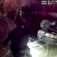 „Моля те, Боже, моля те“: Спасиха 19-годишно момиче от потъваща кола в ледена река