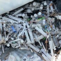 Капан на абсурда: Стотици хора живеят в района на сметище с опасни отпадъци 