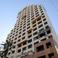 Видео на очевидец показва пожара в хотел „Рамада“ в Бейрут, който бе ударен от Израел 