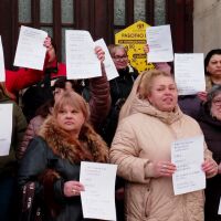 Служители на „Български пощи“ излизат на протест: Ще се забави ли изплащането на пенсиите?