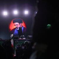 Наследникът на аятолаха, който не е аятолах: Кой е Моджтаба Хаменей – новият върховен лидер на Иран