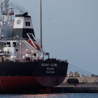 Иран: Който изгони посланиците на Израел и САЩ, ще може да минава през Ормузкия проток