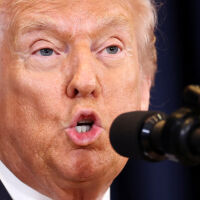 Тръмп: САЩ унищожиха напълно десет ирански плавателни съда за полагане на мини