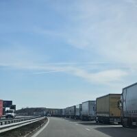 Огромна опашка от тирове на „Капитан Андреево“ заради срив в турската митническа система