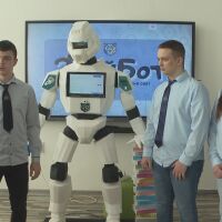 Ученици от Добрич създадоха "Знайбот" - отговаря на въпроси, помага в ученето, търси изгубени вещи